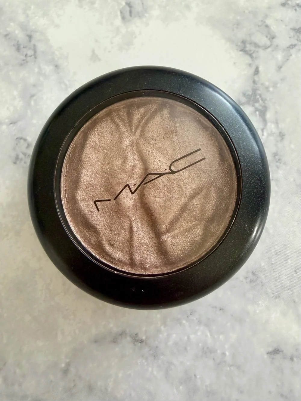 NWOT MAC Cosmetics Limited Edition Foiled Shadow in Joy Toy